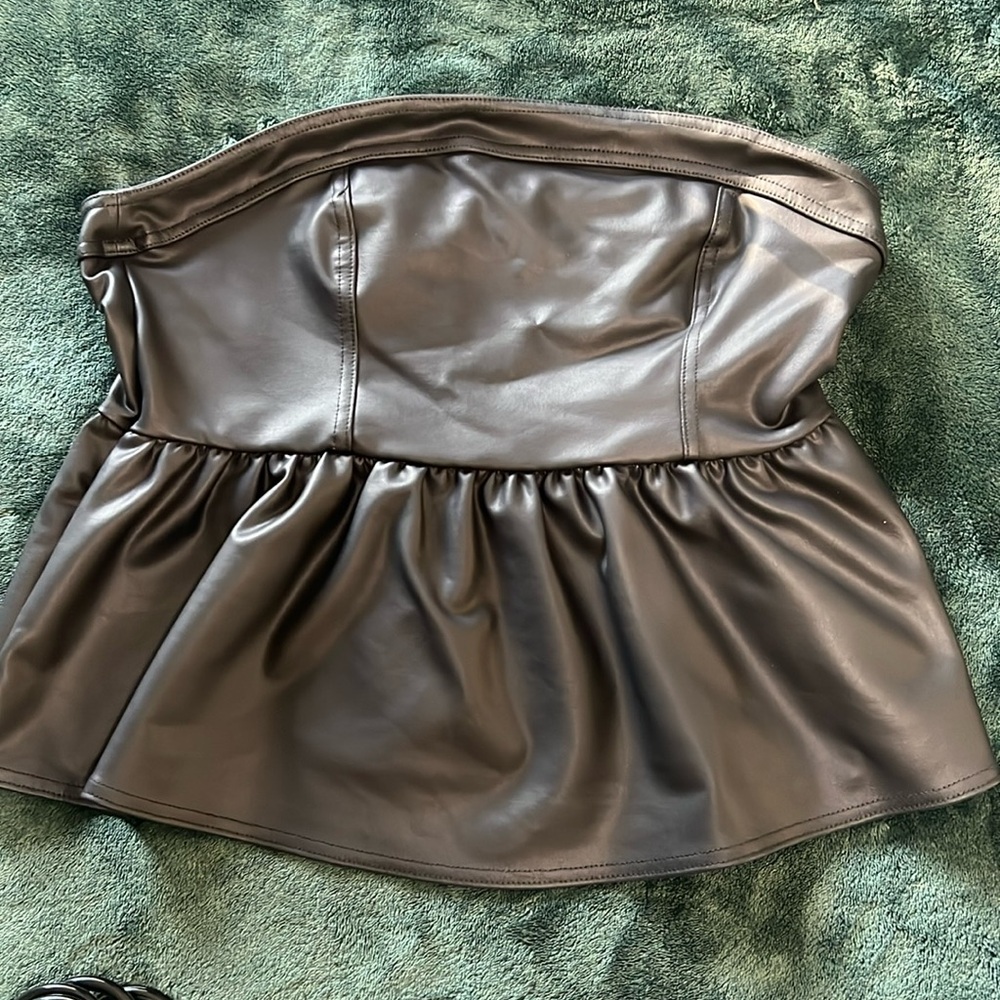 M Sleeveless Faux Leather Top